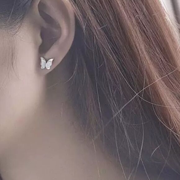 #45 NEW Sterling Silver Butterfly Stud Earrings - Picture 6 of 8